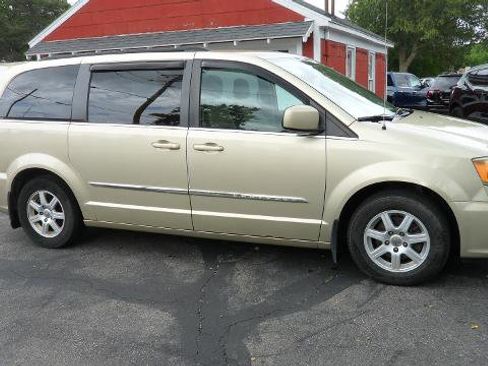 Used 2010 Chrysler Town & Country Limited w/ Entertainment Group #3 image 2