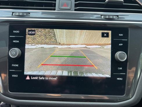 Used 2022 Volkswagen Tiguan SEL R-Line image 21