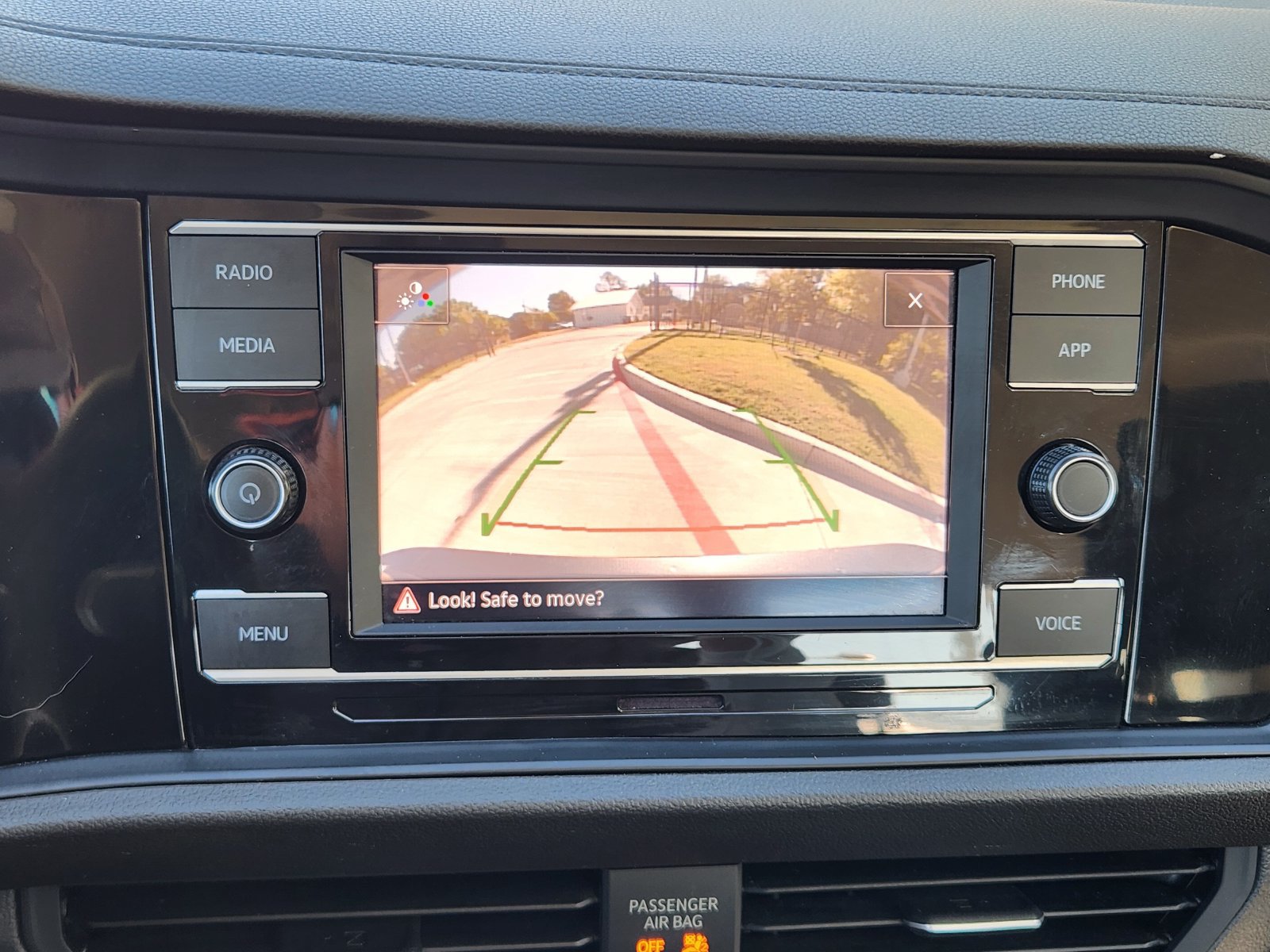 Used 2024 Volkswagen Jetta SE FWD image 19