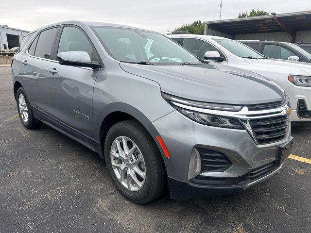 Used 2024 Chevrolet Equinox LT FWD image 2
