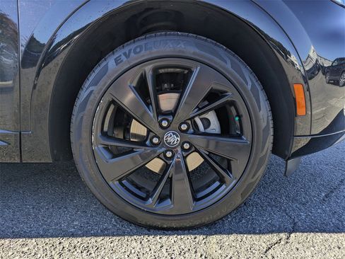Used 2022 Buick Envision Essence w/ Sport Touring Package image 11