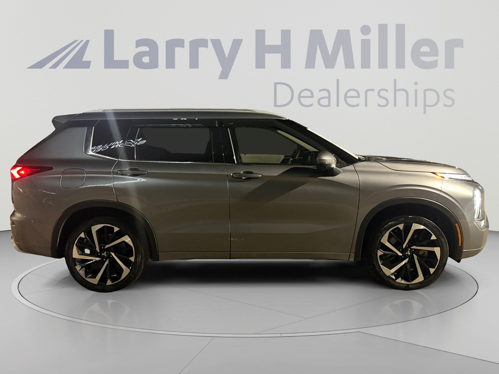 Used 2022 Mitsubishi Outlander SEL FWD image 6
