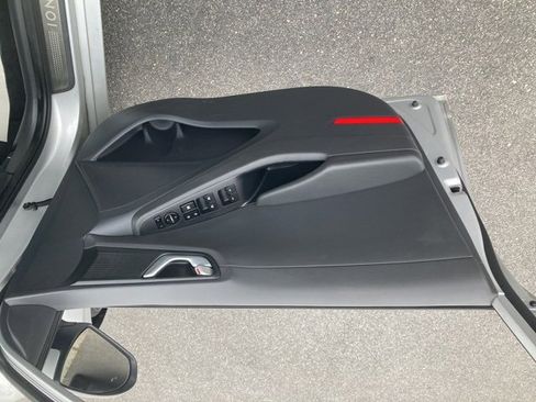 Used 2018 Hyundai Ioniq Limited image 15