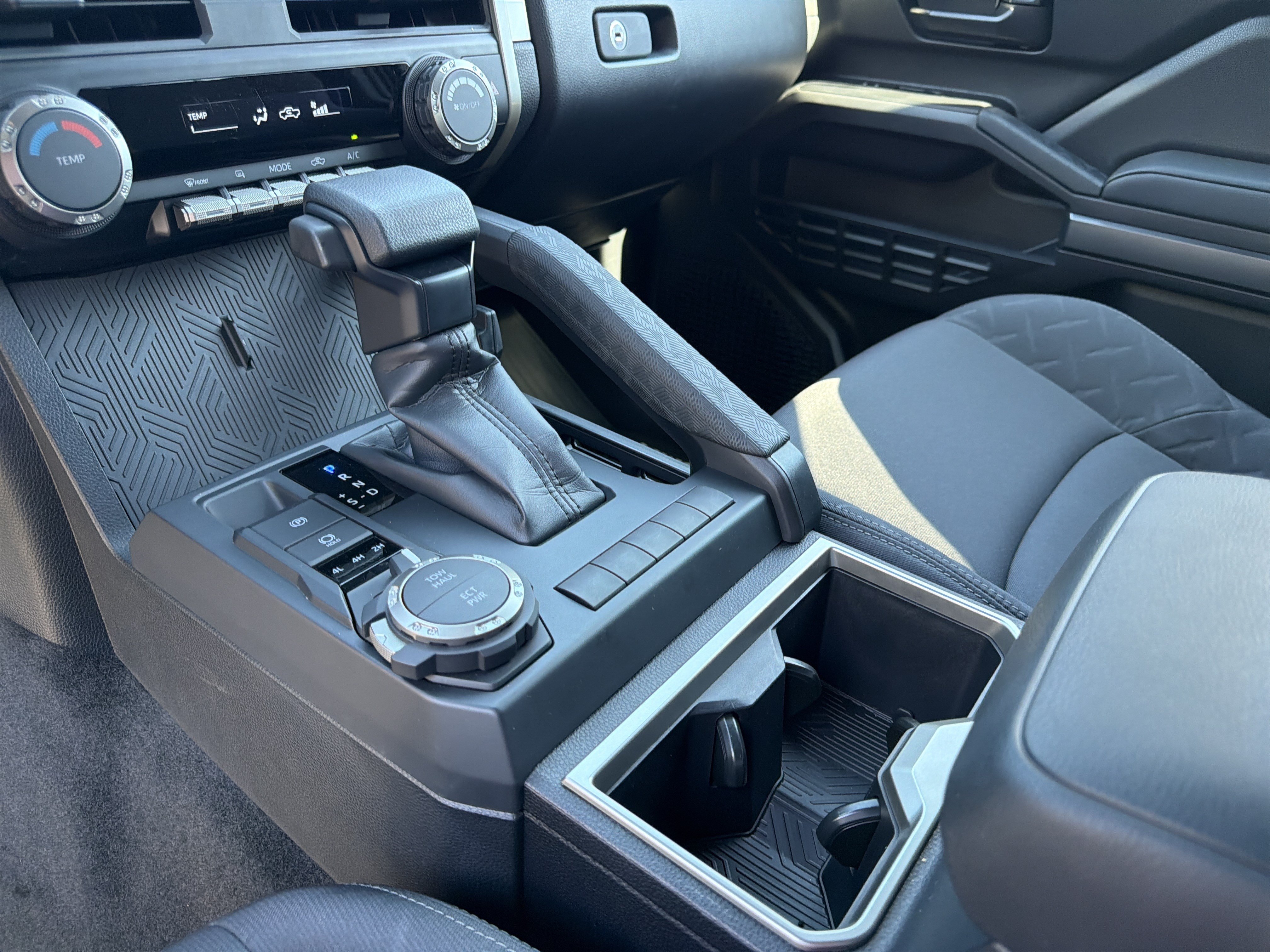 Used 2024 Toyota Tacoma SR5 AWD/4WD image 30