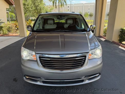 Used 2013 Chrysler Town & Country Limited w/ Luxury Group FWD image 71