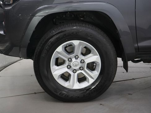 Used 2018 Toyota 4Runner SR5 image 29