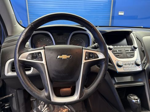 Used 2017 Chevrolet Equinox Premier w/ Enhanced Convenience Package image 13