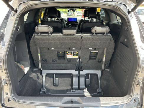 Certified 2025 Toyota Sienna Platinum AWD/4WD image 26