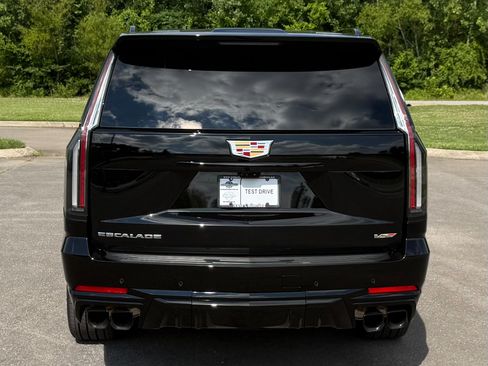 Used 2025 Cadillac Escalade V AWD/4WD image 6