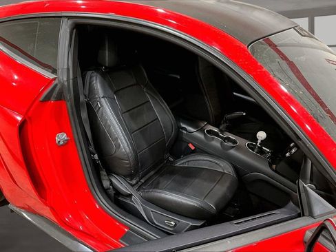 Used 2017 Ford Mustang GT w/ GT Performance Package RWD image 7