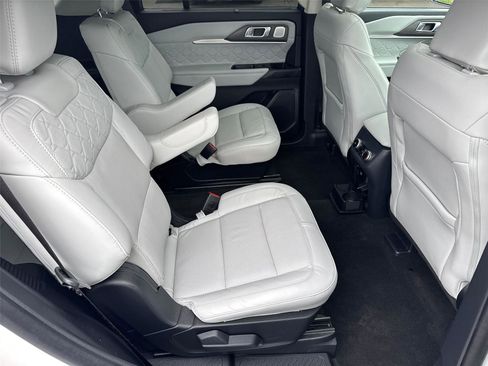 Certified 2025 Ford Explorer Platinum w/ Ultimate Package image 19