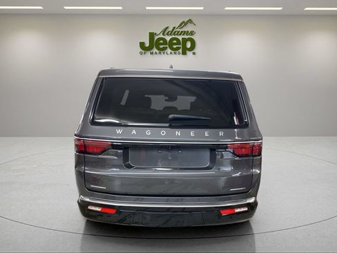 Used 2022 Jeep Wagoneer Series III AWD/4WD image 4