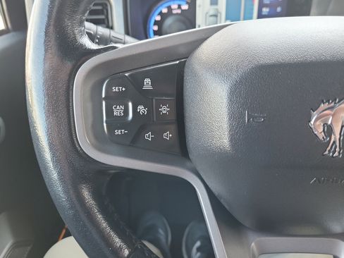 Used 2023 Ford Bronco Badlands image 13