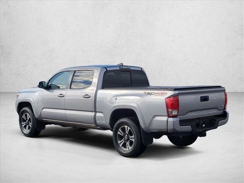 Used 2017 Toyota Tacoma SR5 image 8