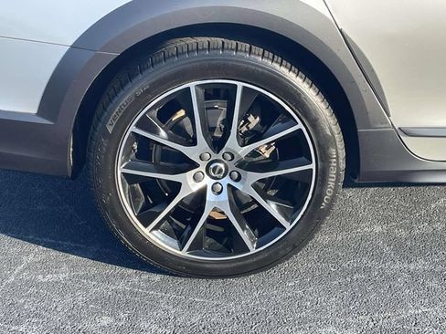 Used 2020 Volvo V90 T6 Cross Country AWD/4WD image 9