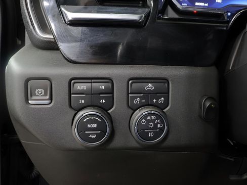 Used 2023 Chevrolet Silverado 1500 RST image 18