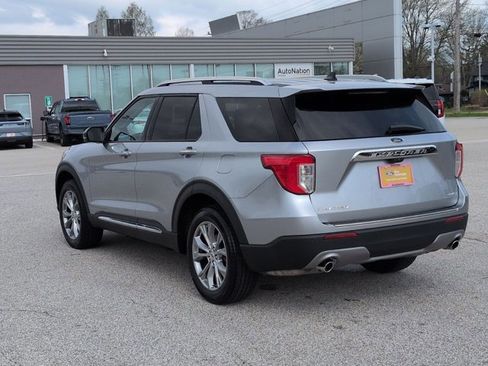 Used 2022 Ford Explorer Limited w/ Equipment Group 301A AWD/4WD image 8