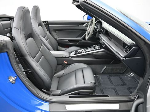 Certified 2025 Porsche 911 Carrera image 7