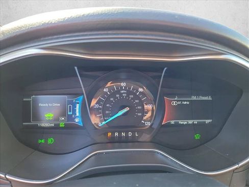 Used 2018 Ford Fusion Titanium FWD image 17