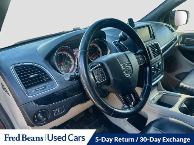 Used 2019 Dodge Grand Caravan SXT w/ Rear Park Assist Package FWD image 7