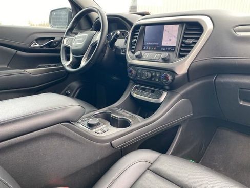 Used 2023 GMC Acadia SLT image 17