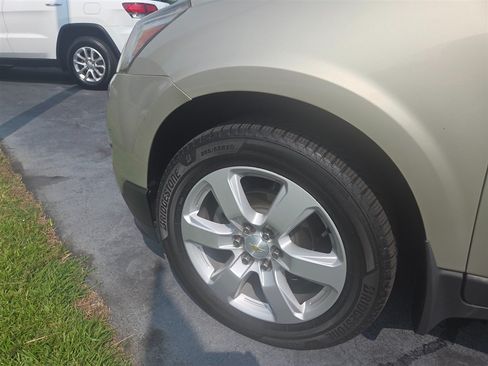 Used 2016 Chevrolet Traverse LT w/ Style and Technology Package FWD image 19