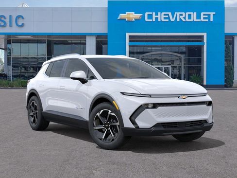 New 2026 Chevrolet Equinox EV LT image 7