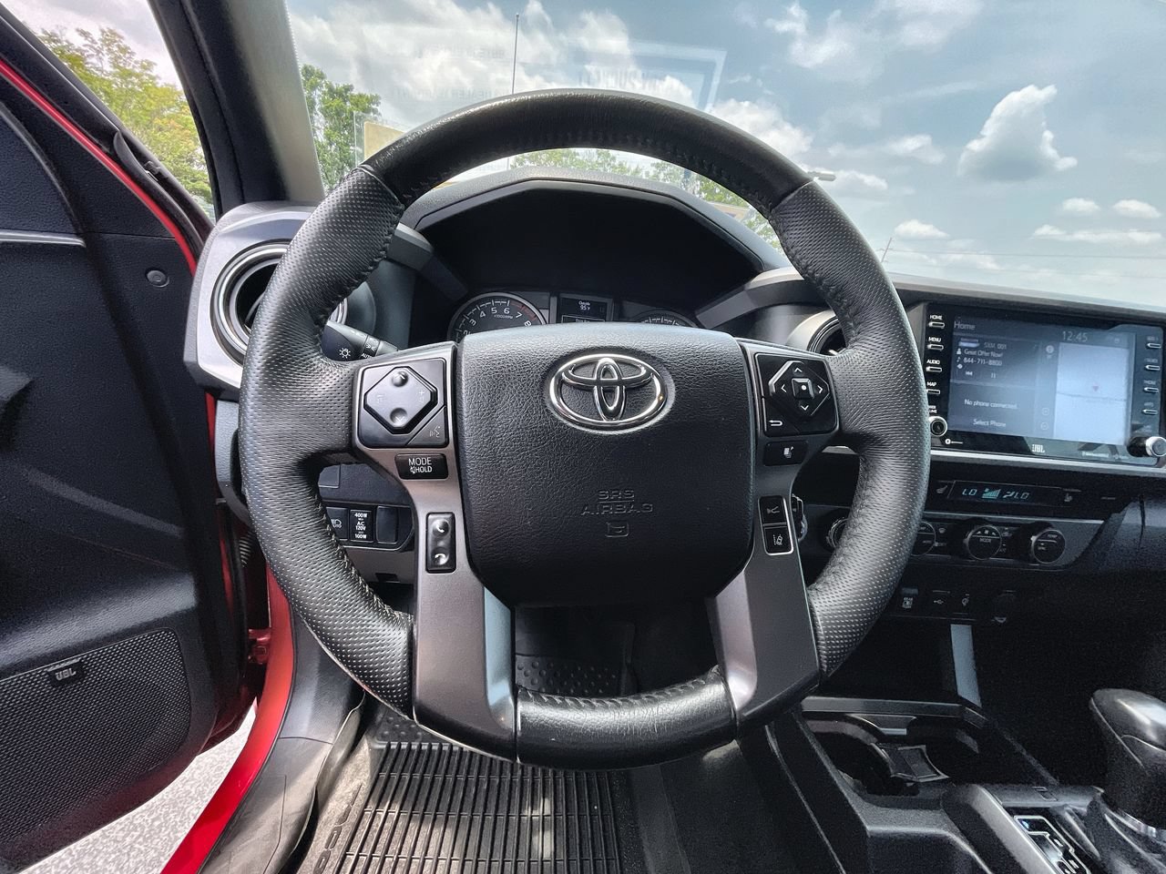 Used 2021 Toyota Tacoma TRD Off-Road w/ TRD Premium Off Road Package AWD/4WD image 11