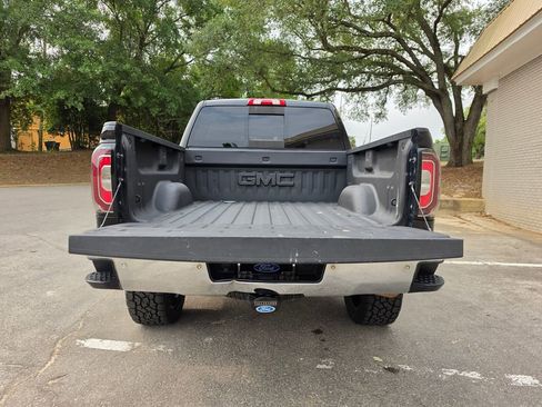 Used 2018 GMC Sierra 1500 SLT AWD/4WD image 39