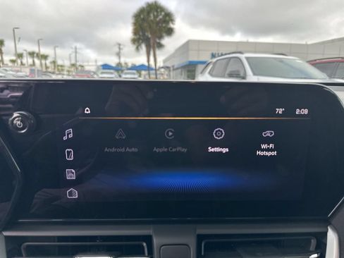 Used 2025 Chevrolet TrailBlazer LS w/ LS Convenience Package FWD image 24