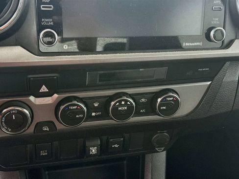 Certified 2021 Toyota Tacoma SR5 AWD/4WD image 14