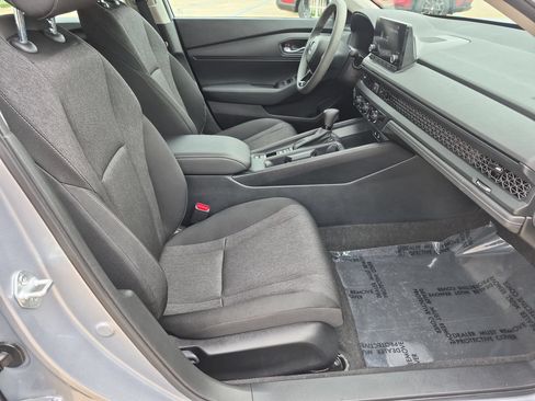Used 2023 Honda Accord LX image 28