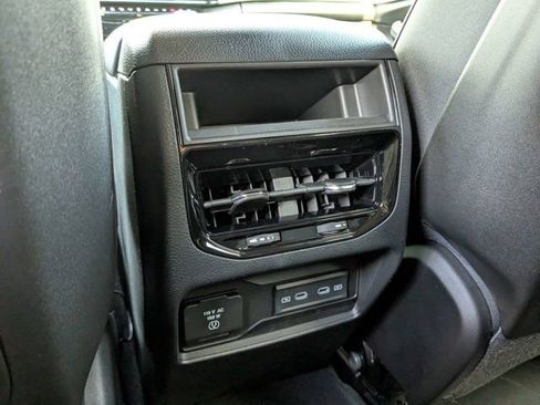 New 2026 Jeep Grand Cherokee Altitude image 15