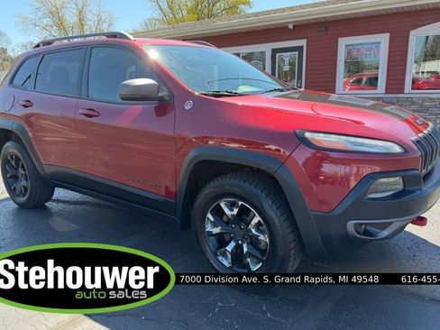 Used 2015 Jeep Cherokee Trailhawk w/ Leather Interior Group AWD/4WD image 1