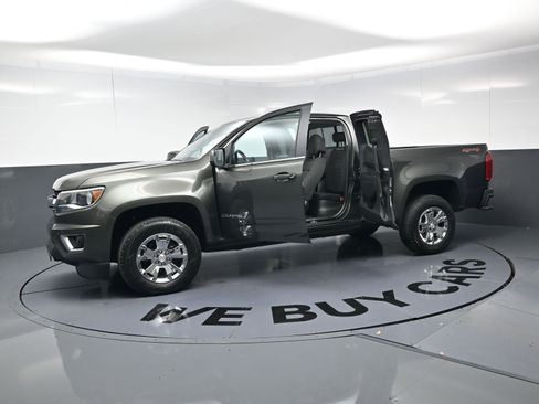Used 2018 Chevrolet Colorado LT w/ LT Convenience Package image 20