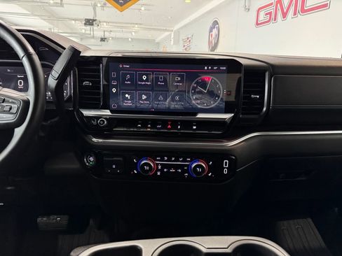 Certified 2025 GMC Sierra 1500 SLT AWD/4WD image 18