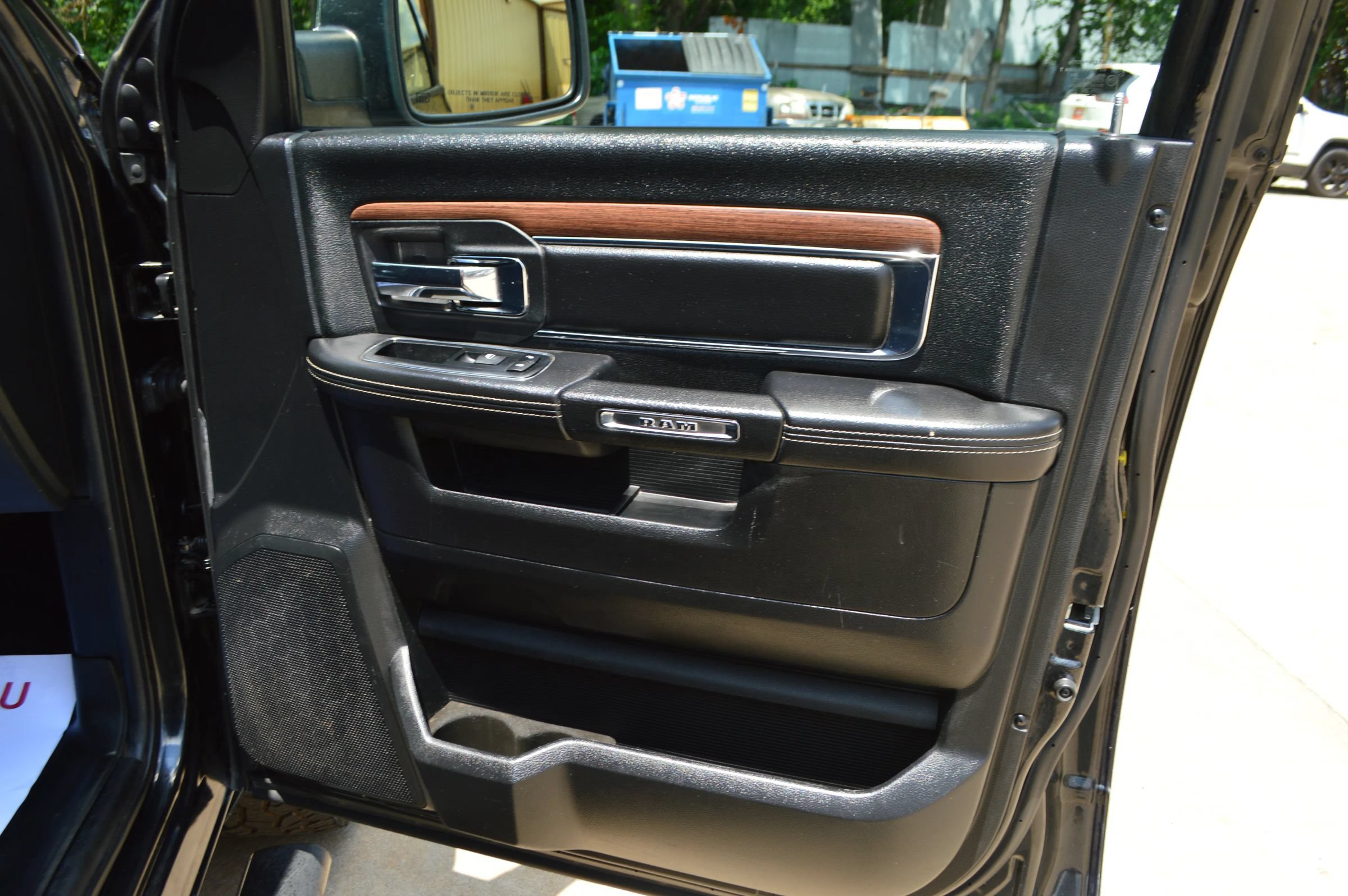 Used 2015 RAM 1500 Laramie w/ Convenience Group AWD/4WD image 22