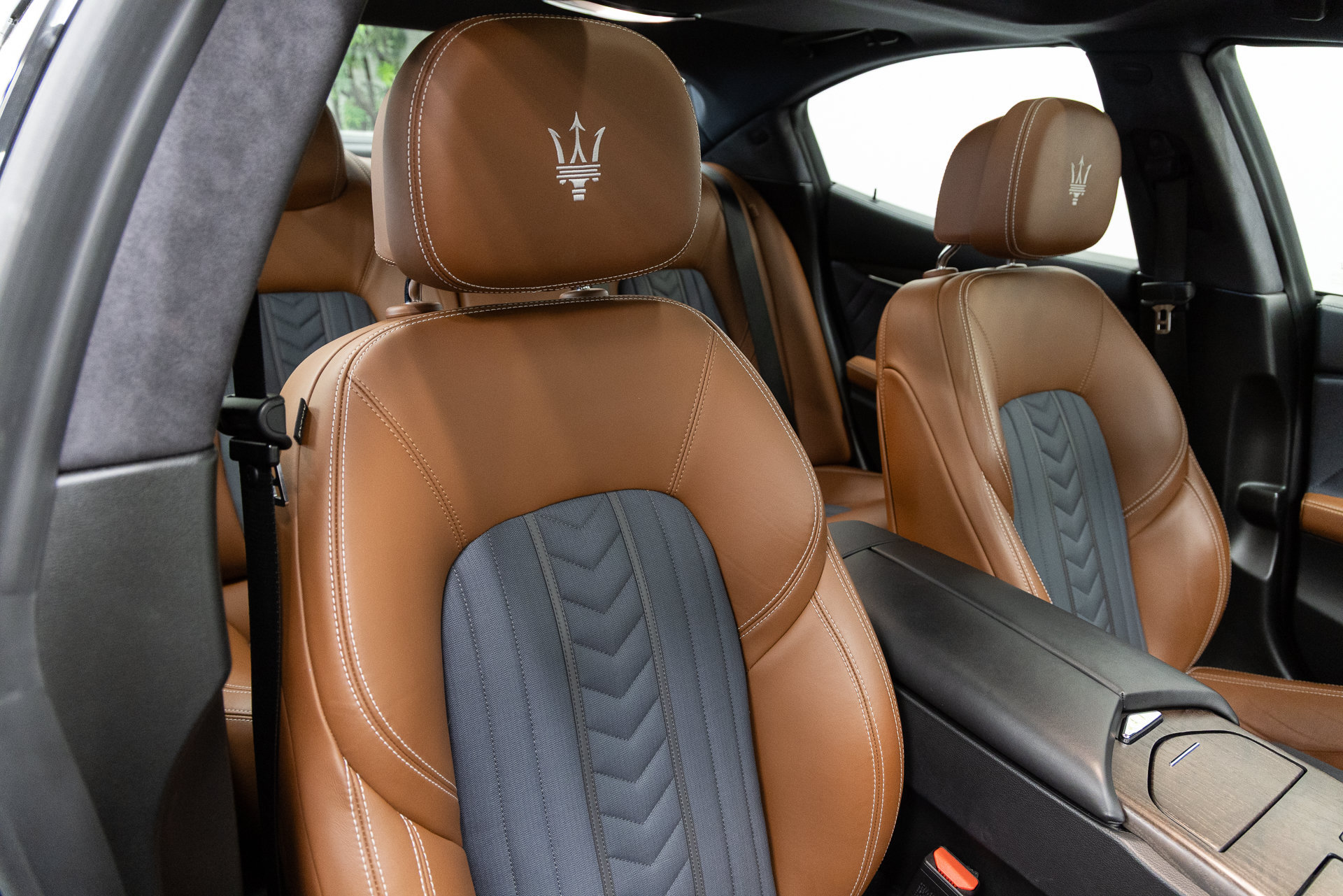 Used 2018 Maserati Ghibli GranLusso RWD image 23