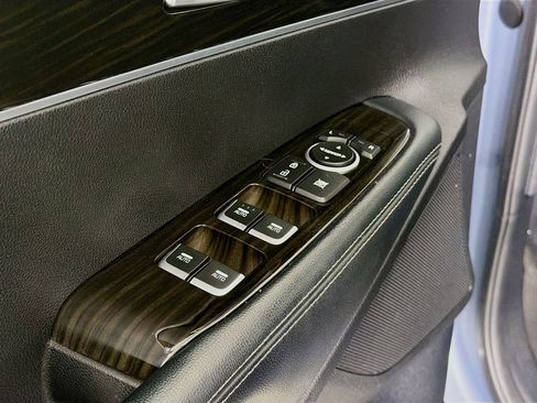 Used 2020 Kia Sorento FWD V6 image 20