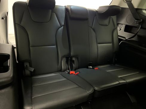 Used 2025 Kia Telluride S image 32