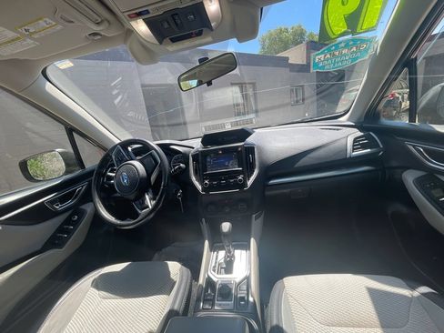 Used 2019 Subaru Forester Premium AWD/4WD image 9