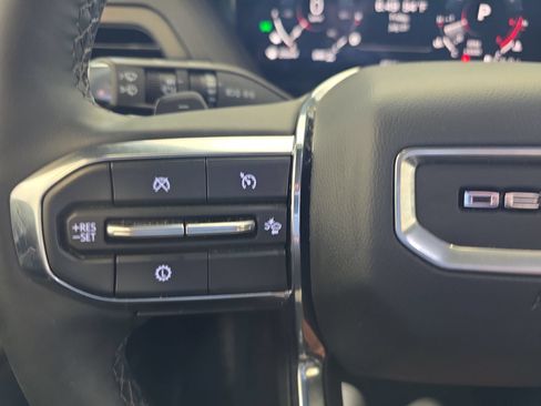 Used 2025 GMC Yukon Denali w/ Sun & Power Step Package AWD/4WD image 17