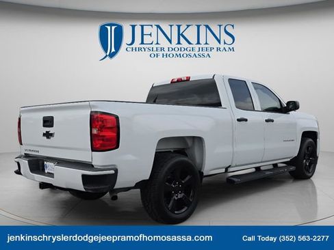 Used 2018 Chevrolet Silverado 1500 Custom w/ Custom Value Package RWD image 3