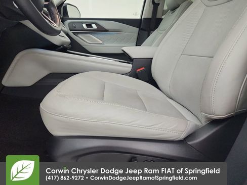 Used 2025 Ford Explorer Platinum w/ Ultimate Package RWD image 20