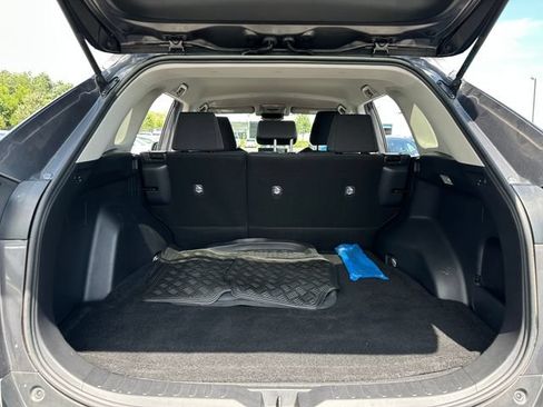 Used 2019 Toyota RAV4 LE FWD image 20