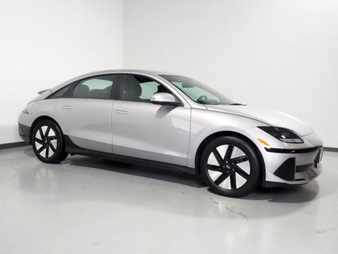 Used 2025 Hyundai Ioniq 6 SE RWD image 1