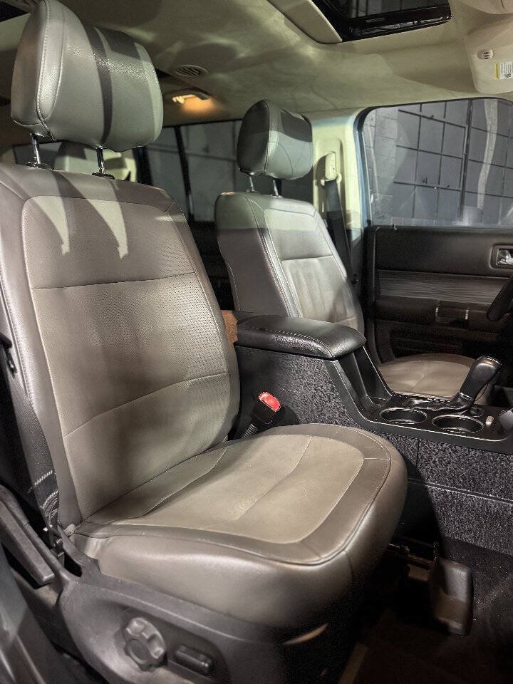 Used 2019 Ford Flex Limited w/ Limited Appearance Package AWD/4WD image 6