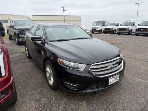 Used 2018 Ford Taurus SEL w/ Equipment Group 201A AWD/4WD image 2