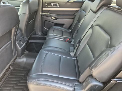 Used 2019 Ford Explorer XLT w/ Equipment Group 202A AWD/4WD image 19