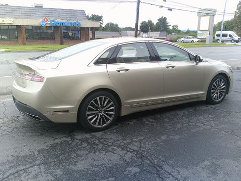 Used 2017 Lincoln MKZ Select w/ Technology Package FWD image 7